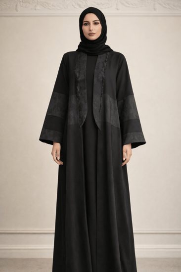 عباية سوداء انيييقه مزينه بالدانتيل من جهة الصدر