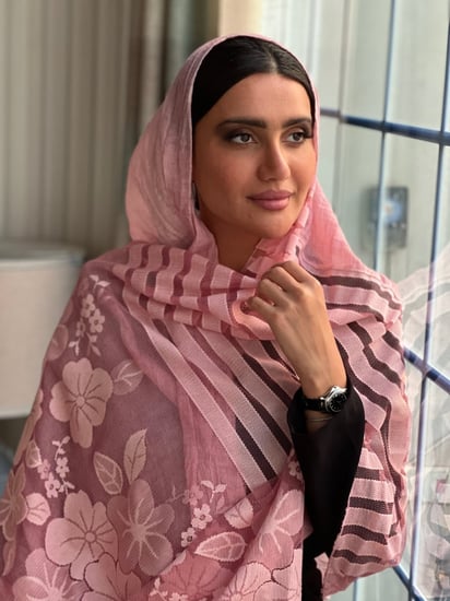 طرحة وردي لينن خفيفه وباردة مطرزة بالخيوط رقم 15