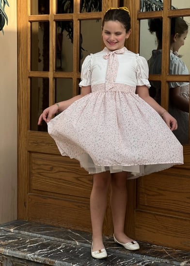 فستان بناتي ابيض من فوق واسود مشجر من تحت رقم 2