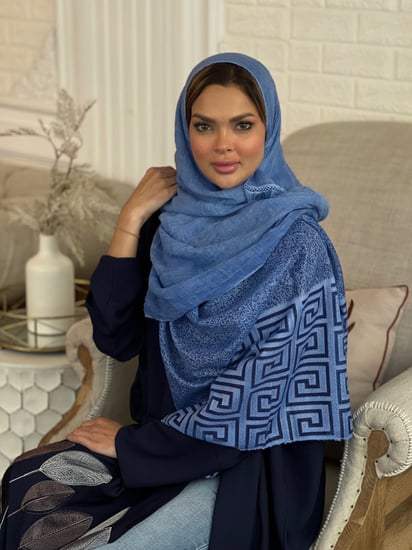 طرحة أزرق لينن خفيفه وباردة مطرزة بالخيوط رقم