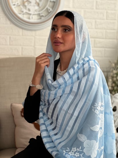 طرحة سماوي لينن خفيفه وباردة مطرزة بالخيوط رقم 15