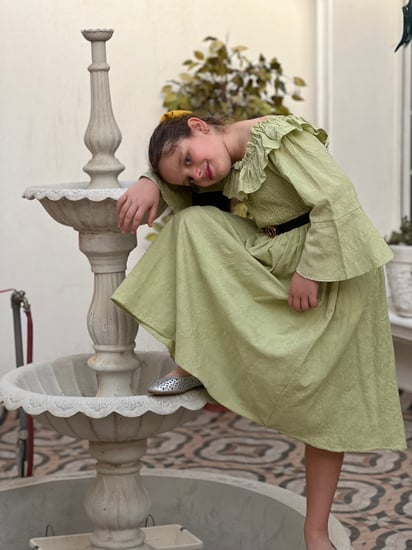 فستان بناتي اخضر ساده مع حزام رقم 4