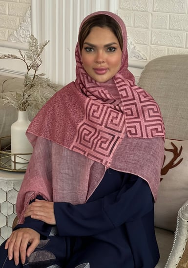 طرحة وردي لينن خفيفه وباردة مطرزة بالخيوط رقم