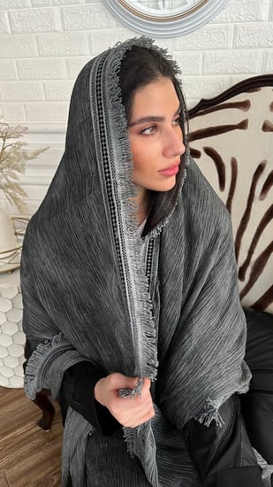 طرحة شيفون خفيفه وناعمه مزينه بالهدب من الاطراف رقم 16