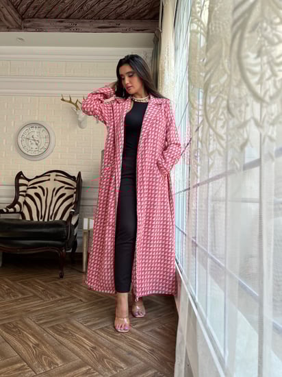 عباية / بالطو صوف شتوي احمر واوف وايت  بجيوب وحزام