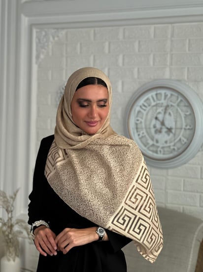 طرحة لحمي لينن خفيفه وباردة مطرزة بالخيوط رقم