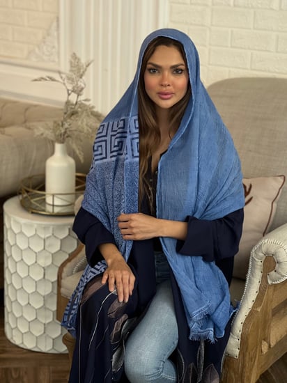 طرحة أزرق لينن خفيفه وباردة مطرزة بالخيوط رقم