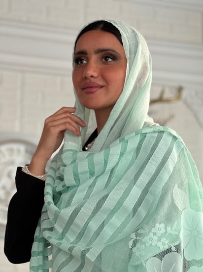 طرحة تيفاني لينن خفيفه وباردة مطرزة بالخيوط رقم 15