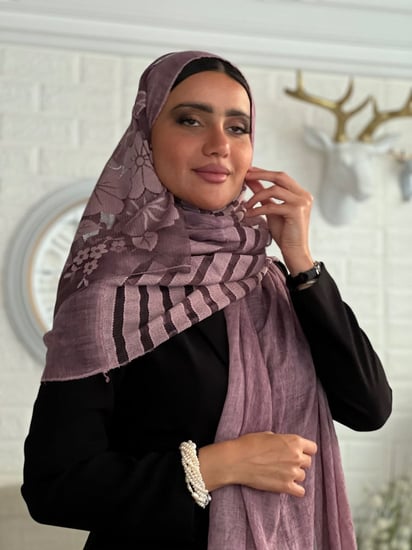 طرحة موف لينن خفيفه وباردة مطرزة بالخيوط رقم 15