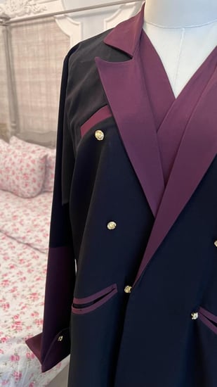 عباية اسود وبرغندي بالطو رززززه وفخمه