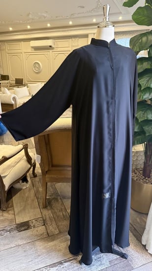 عباية سوداء قماش طايح خفيف مايتعرفط خفيف ومايتعرفط