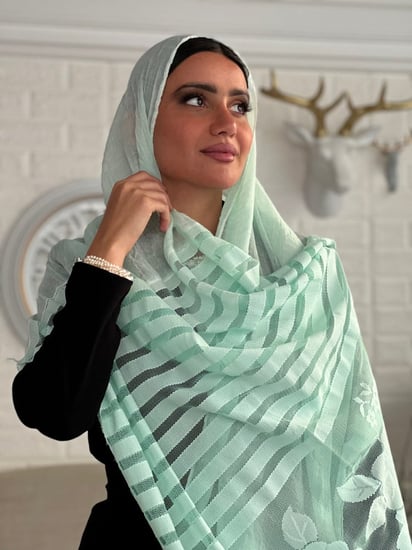 طرحة تيفاني لينن خفيفه وباردة مطرزة بالخيوط رقم 15