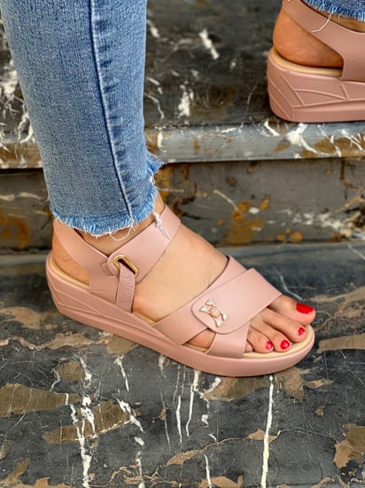 حذاء نسائي وردي طبي مرتفع 5 سم ونصف رقم 14