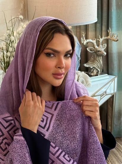 طرحة موف لينن خفيفه وباردة مطرزة بالخيوط رقم