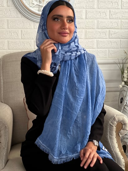 طرحة ازرق بحري لينن خفيفه وباردة مطرزة بالخيوط رقم 15