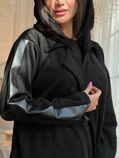 عباية شاموا مرد مزينه بالجلد الاسود من الأكمام