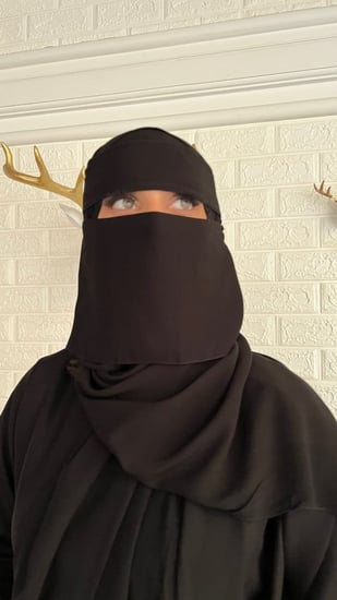 نقاب دار نجود قصير