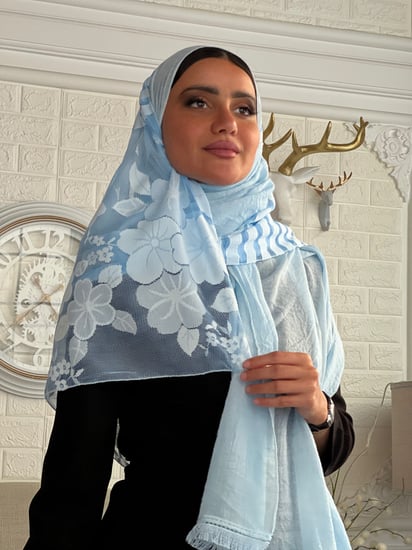 طرحة سماوي لينن خفيفه وباردة مطرزة بالخيوط رقم 15