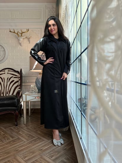 عباية شاموا مرد مزينه بالجلد البني من الأكمام