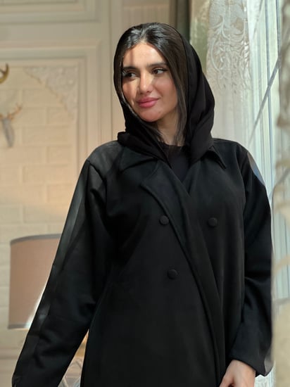 عباية شاموا مرد مزينه بالجلد الاسود من الأكمام