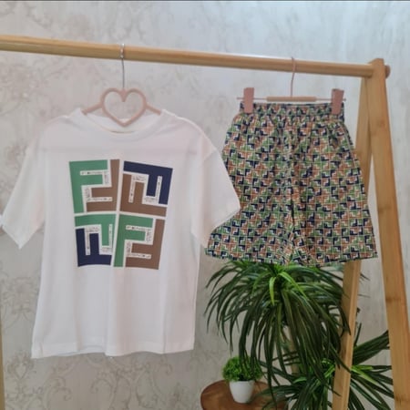 طقم ولادي فخم من قطعتين