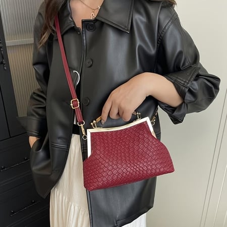 حقيبة كروس أنيقة | تصميم فاخر منقوش_بعدة الوان