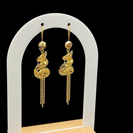 حلق ذهب عيار 21 الوزن 3.32 جرام