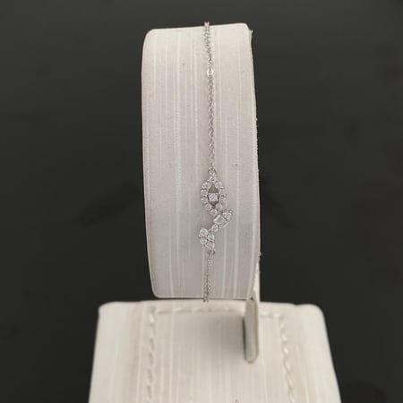 طقم ذهب عيار 18 الوزن 3.56 جرام