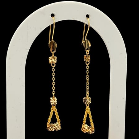 حلق ذهب عيار 21 الوزن 2.38 جرام