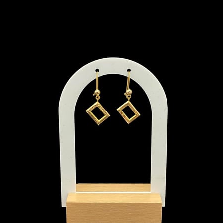 حلق ذهب عيار 21 الوزن 2.09 جرام