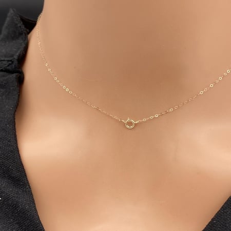 عقد ذهب عيار 18 الوزن 1.45 جرام
