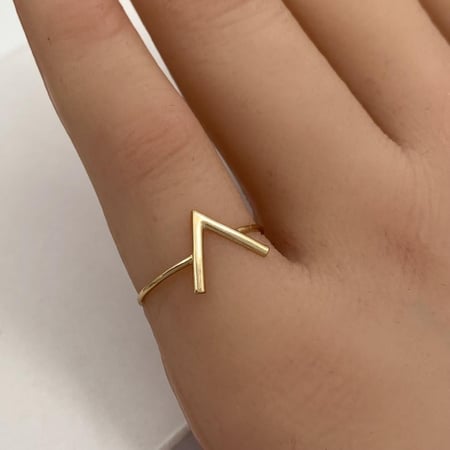 خاتم ذهب عيار 18 الوزن 0.47 جرام