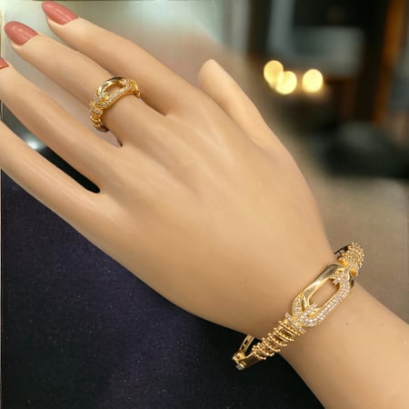 إسوارة و خاتم  ذهب عيار 21 الوزن 14.84 جرام