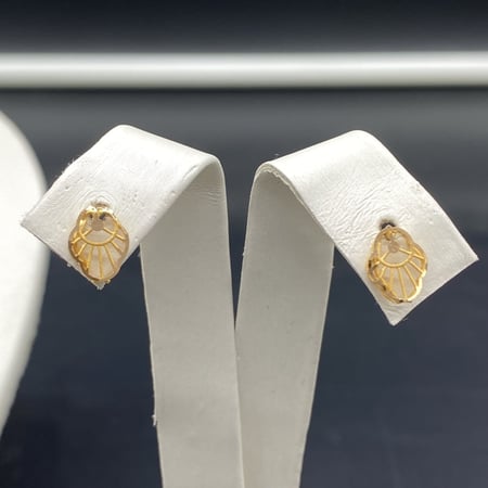 طقم ذهب عيار 21 الوزن 6.56 جرام