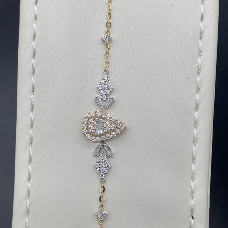 طقم ذهب عيار 18 الوزن 9.62 جرام