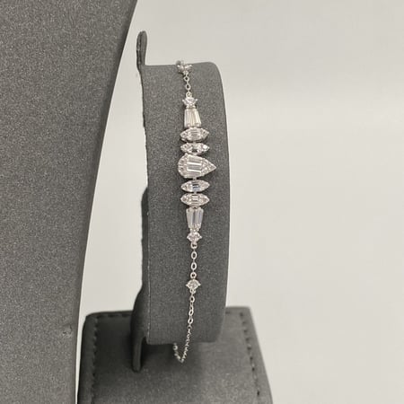 طقم ذهب عيار 18 الوزن 6.5 جرام