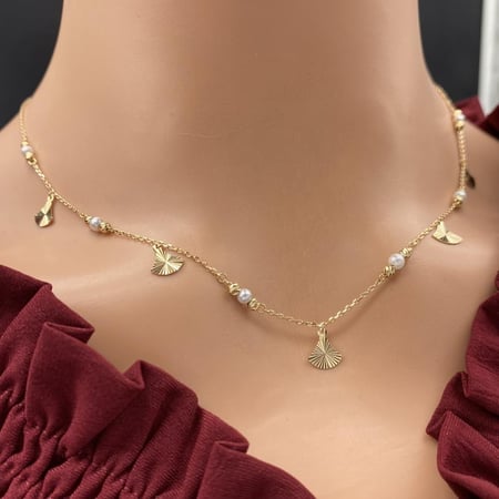 عقد شوكر ذهب عيار 18 بتصميم فاخر وراقي الوزن 2.97 جرام