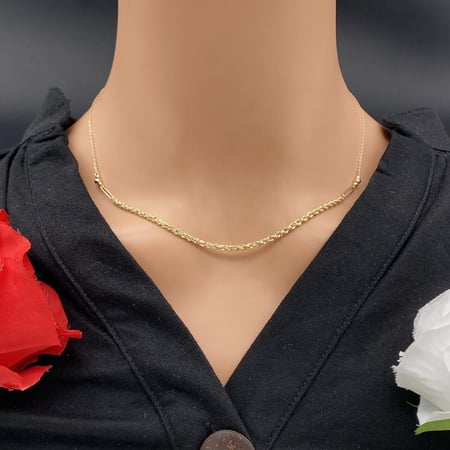 عقد ذهب عيار 18 الوزن 1.7 جرام