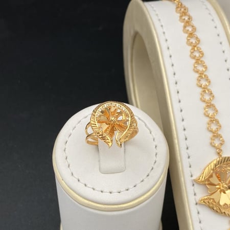 طقم ذهب مزخرف عيار 21 وزن 26.70 جرام