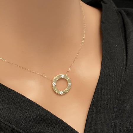 عقد ذهب عيار 18 الوزن 1.09 جرام
