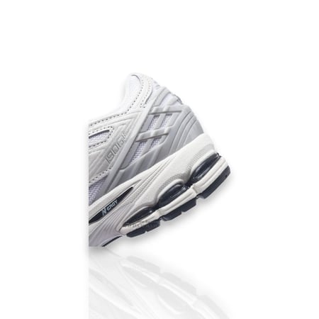 New Balance 990