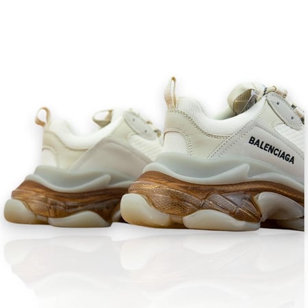Balenciaga -بالينسياغا