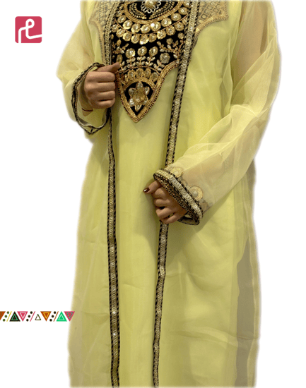 ثوب تراثي مستوحاة من الزي التقليدي لمنطقة نجد