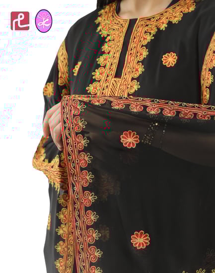 ثوب مستوحاة من موروث المنطقة الشرقية