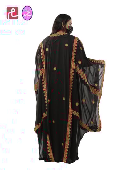 ثوب مستوحاة من موروث المنطقة الشرقية