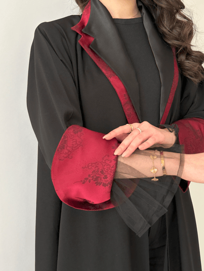 عبايات كريب اسود