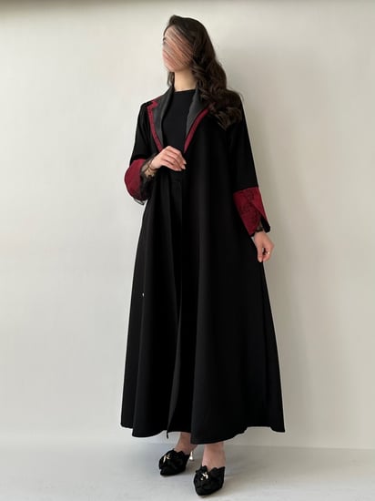 عبايات كريب اسود