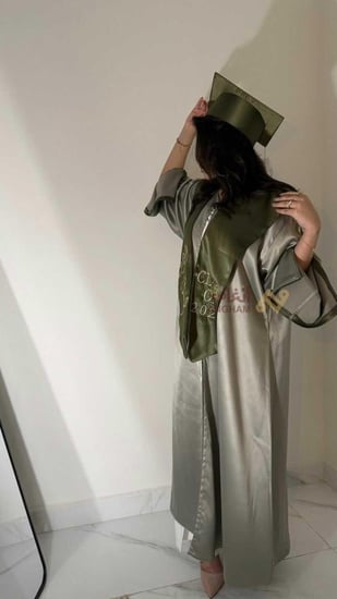 عبايات تخرج