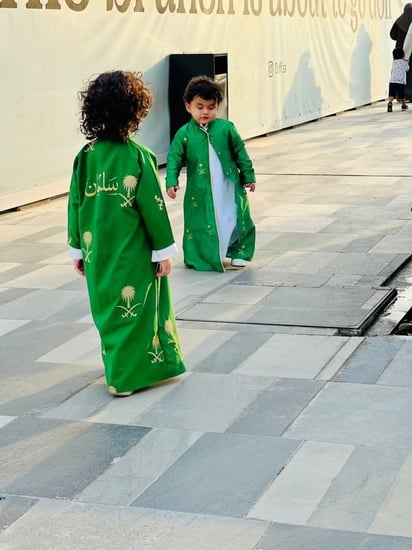 دقلة يوم التاسيس ولادي وبناتي مطرز بسيفين ونخله