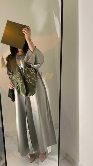 عبايات تخرج